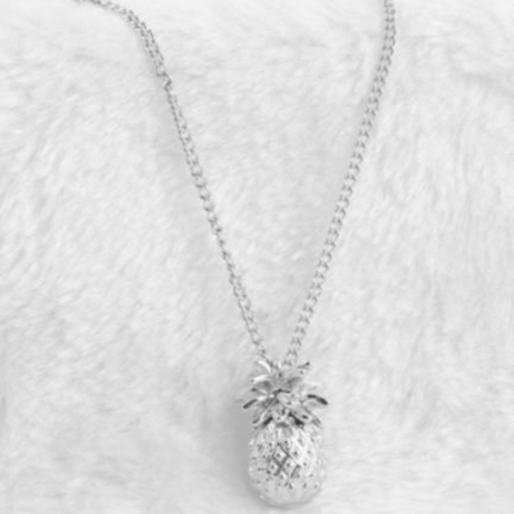 🌻3/$25 NEW BOHO Pineapple Long Pendant Necklace - Picture 2 of 3